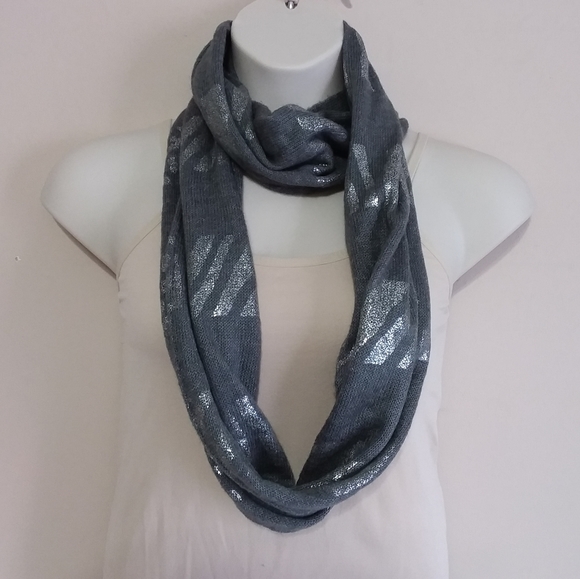☆☆SOLD☆☆ Express Animal Print Shimmer Infinity Scarf - Picture 3 of 8